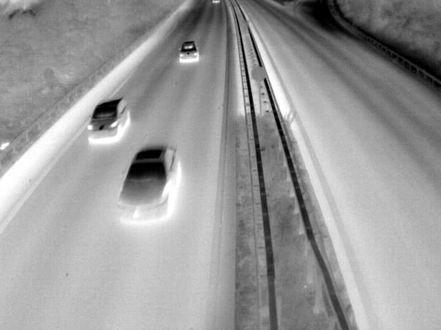 Thermal image with automatic contrast